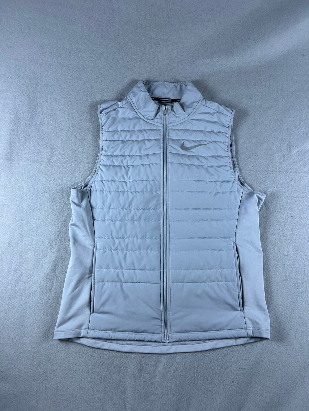 Nike Running Vest Womens M Light Gray Full Zip Quilted Puffer Insulated Athletic